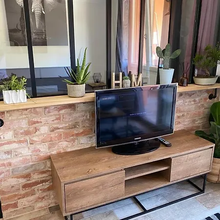 Appartement Vue Avec Place De Parking Privee *